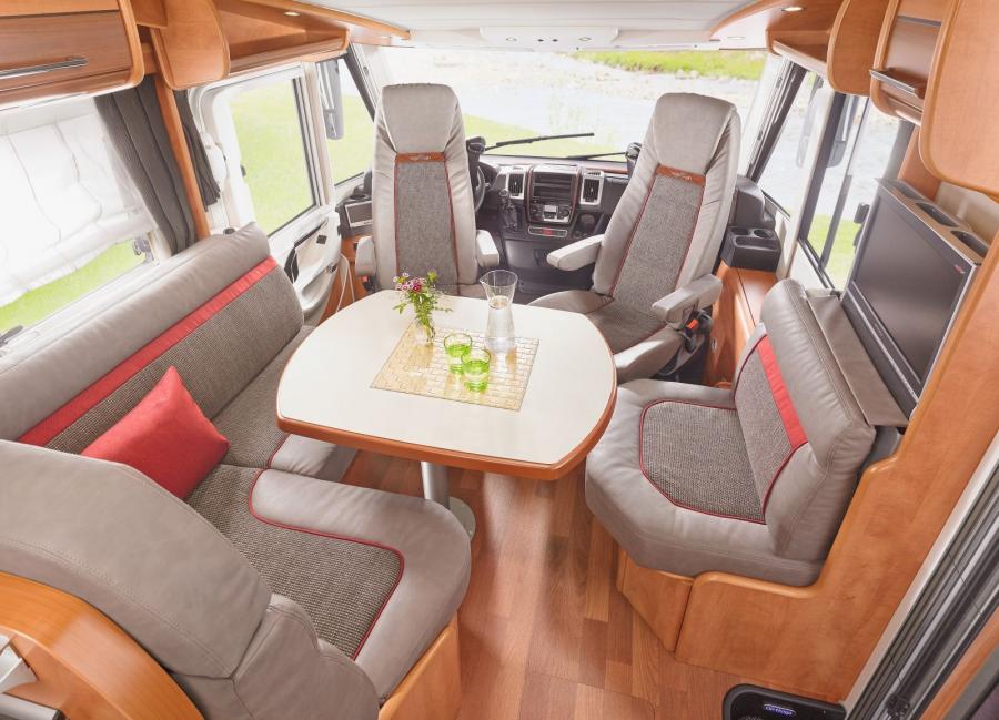 Интерьер Carthago C-Tourer I 2011 года  (фото 15 из 16)